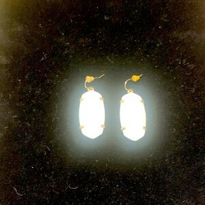 Kendra Scott Esme Earrings in Rhodium/White Mother-of-Pearl